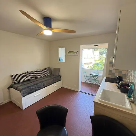 Apartamento Petit Cocon Sur Le Port D'hyeres Avec Parking, Proche Des Plages Hyères