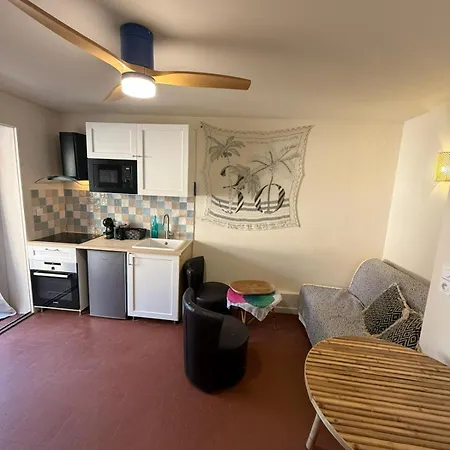 Apartamento Petit Cocon Sur Le Port D'hyeres Avec Parking, Proche Des Plages